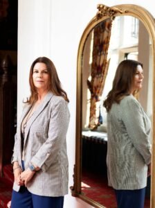 From Surviving to Thriving: Amanda Hart’s Journey as The Life Change Mentor