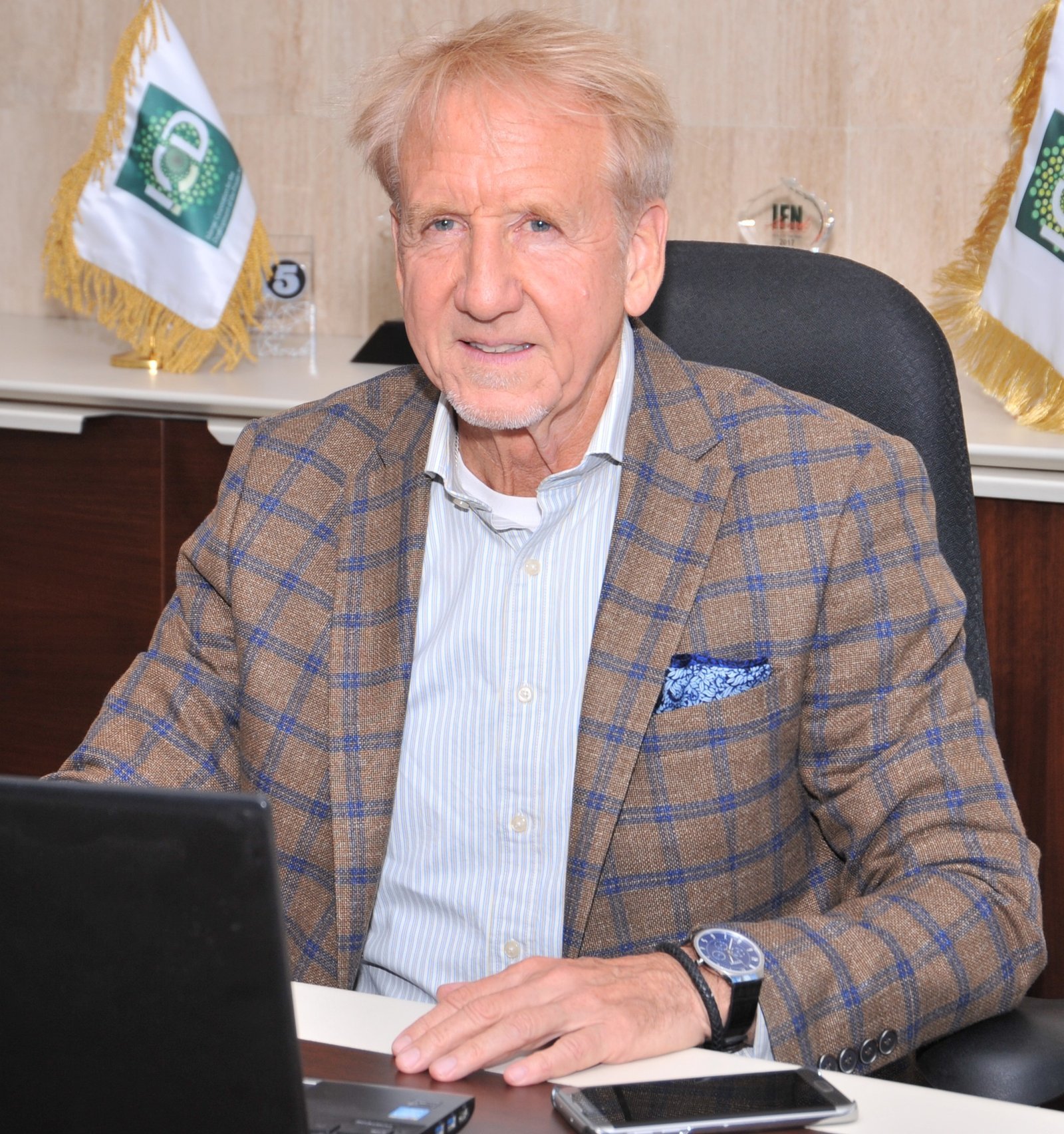 Dr. Omar Fisher