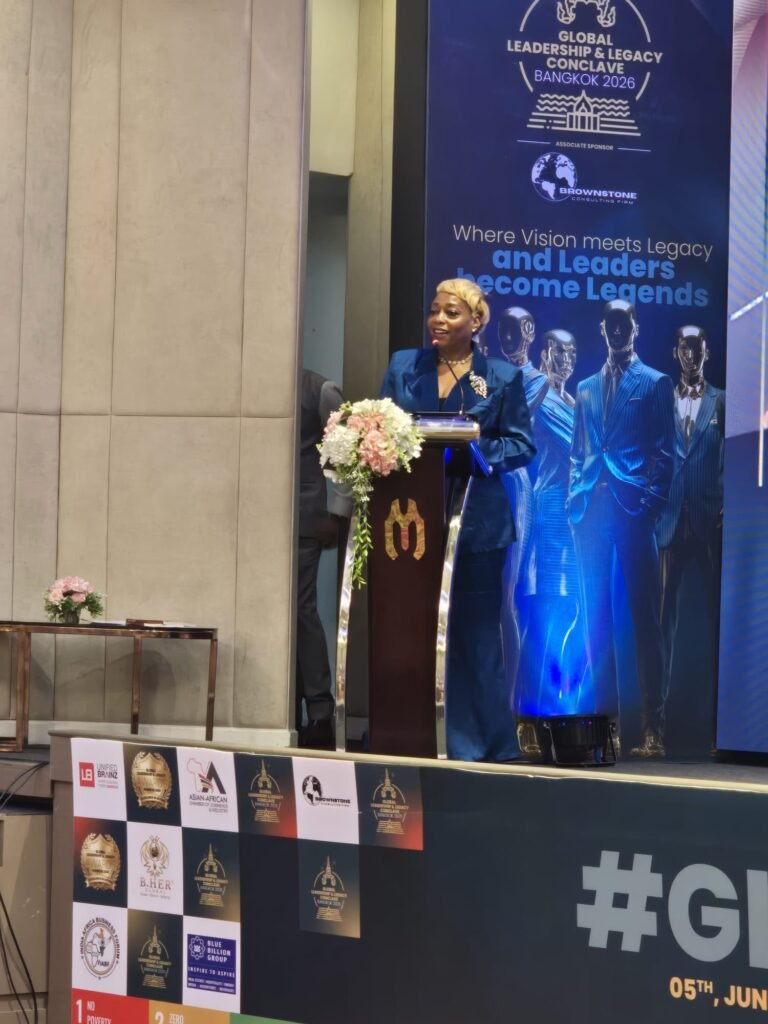 Sandi Saksena “Queen Sandi Rich”